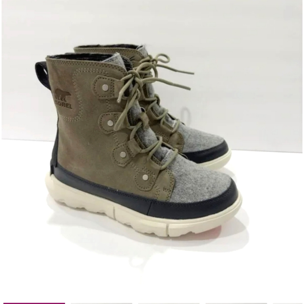 Sorel Women's Green and Gray Boots